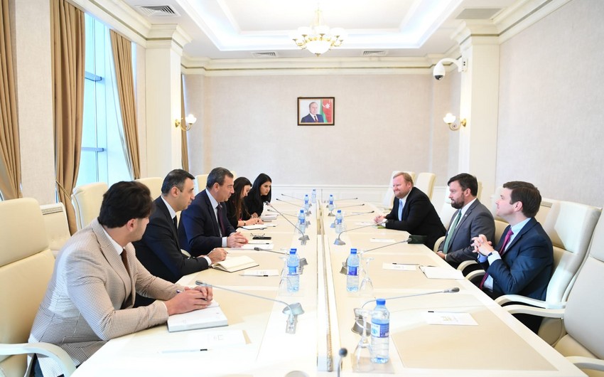 ABŞ Dövlət Departamentinin nümayəndəsi Milli Məclisdə – FOTO