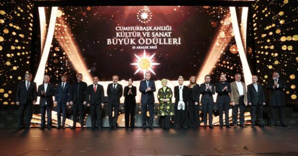 TÜRKİYE CUMHURBAŞKANLIĞI KÜLTÜR VE SANAT BÜYÜK ÖDÜLLERİ 7 image-1671870619_42fb5764-d6c1-4713-b209-f86be730418a