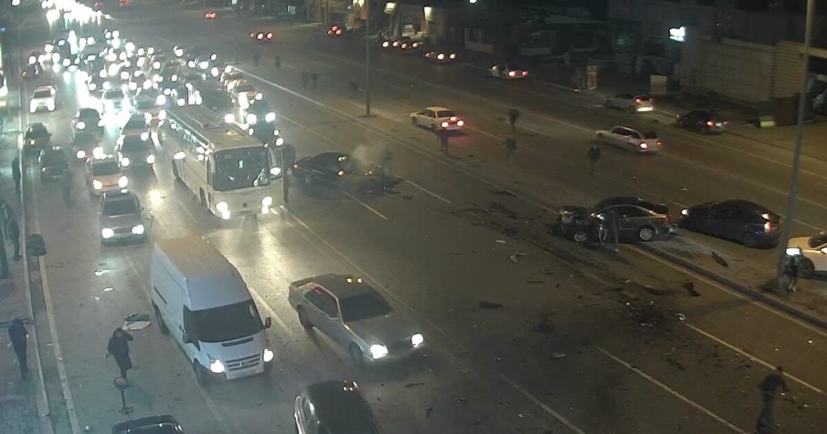 Bakıda zəncirvari yol qəzası: ölən və yaralananlar var - FOTOLAR 3 image-2023-02-24-22-50-10rgtiopayhwpoy010rovt_file
