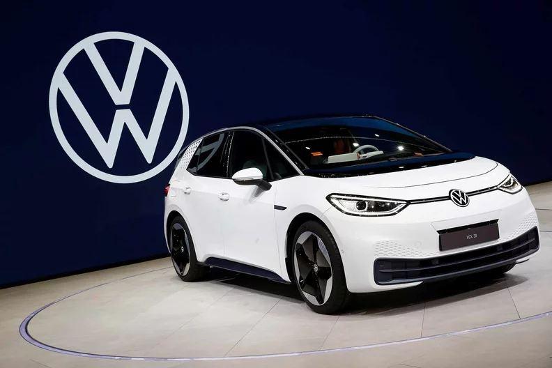 Volkswagen İtaliyadan elektromobil istehsalına üçün Aİ-dən daha çox vəsait tələb edəcək