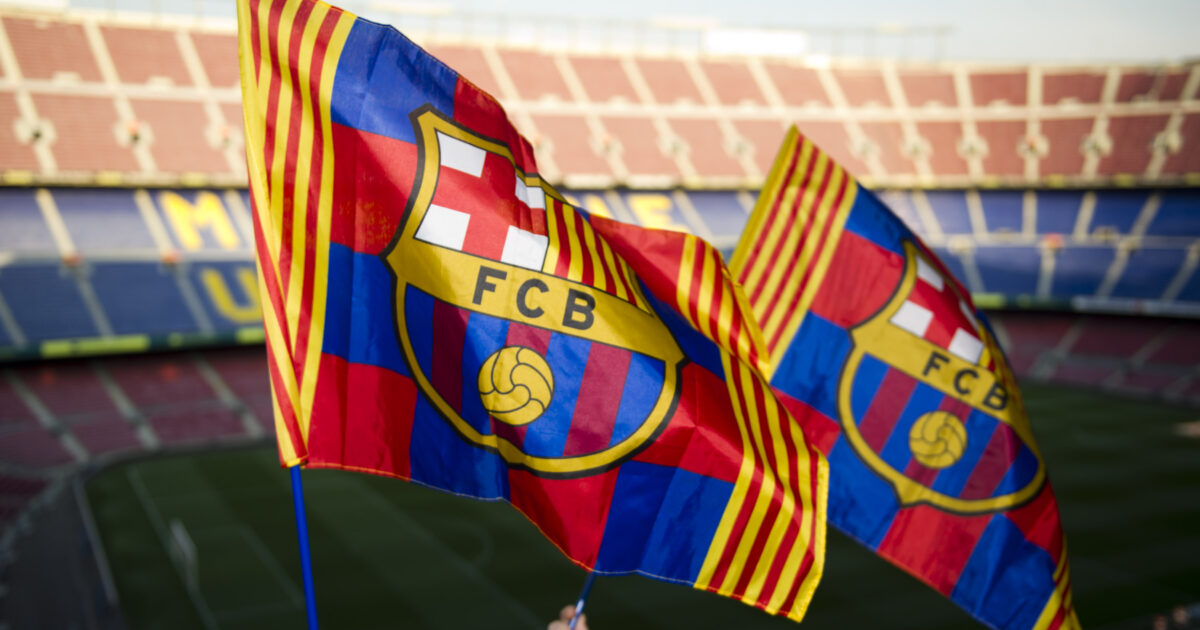 image-banderolas-de-animacion-en-el-camp-nou-foto-alex-caparros
