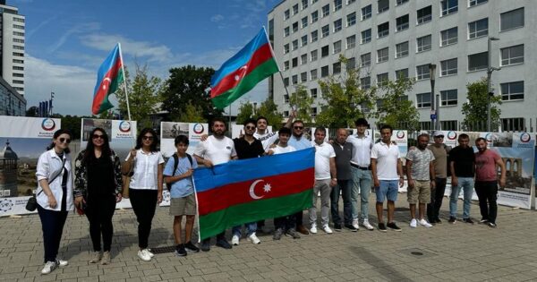 image-azerbaycanlilar-almaniyada-etiraz-aksiyasi-kecirib