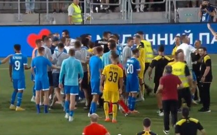 Konfrans Liqası oyunundan sonra futbolçular arasında dava düşüb 1 image-dinamo-ve-aris