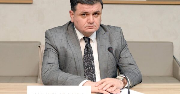 Avtoekspert: "Düzgün qurulmayan yol infrastrukturu tıxacın yaranmasına səbəb olur" 21 image-elmeddin-muradli