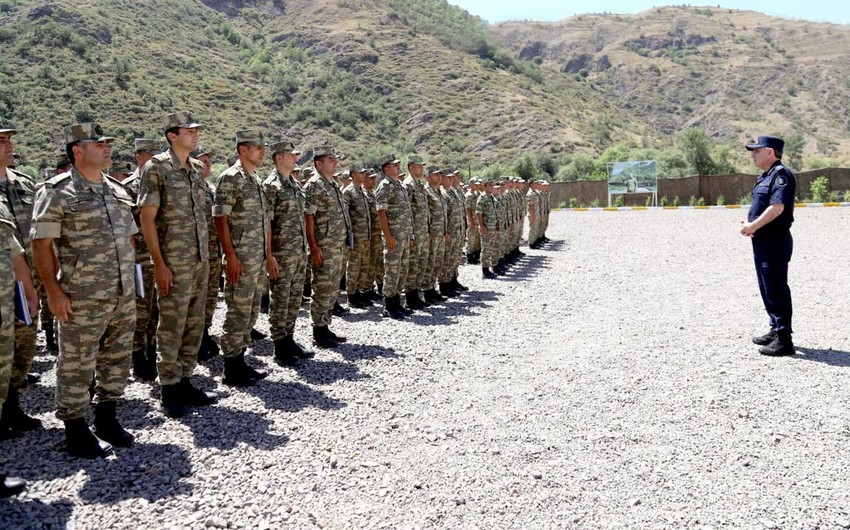Kamran Əliyev Kəlbəcər və Laçına səfər edib, hərbçilərlə görüşüb 9 image-kamran-eliyev