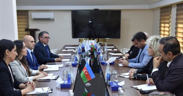 Medianın İnkişafı Agentliyində xarici jurnalistlərlə görüş keçirilib - FOTOLAR 3 image-medianin-inkisafi-agentliyi1