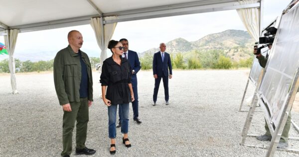 image-prezident-ve-birinci-xanim-zabuxda