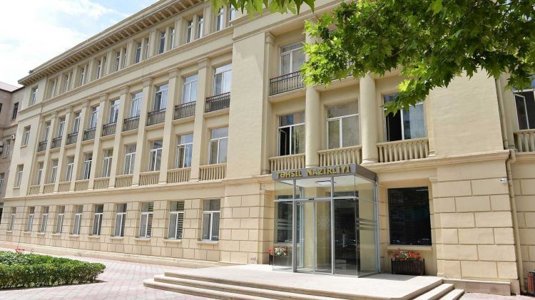 Nazirlikdən məktəbli formaları ilə bağlı valideynlərə MÜRACİƏT 1 image-photo_211518