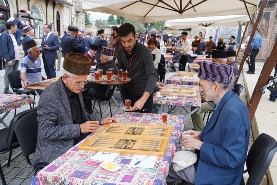 İçərişəhərdə ağsaqqallar arasında nərd yarışmasına start verilib – FOTOLAR