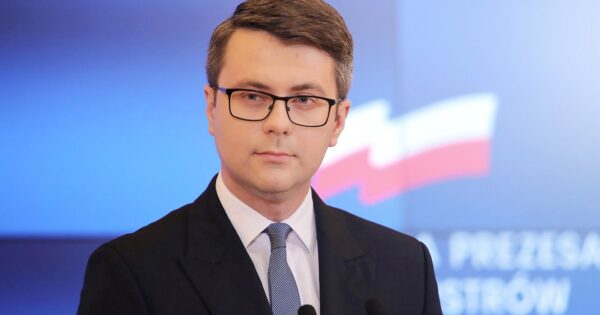 Piotr Müller: "Polşa Ukraynaya yalnız əvvəllər razılaşdırılmış silah tədarükünü həyata keçirir" 19 image-piotr-muller