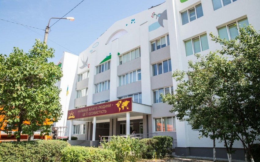SOCAR İrpendəki humanitar liseydə bərpa işlərini başa çatdırıb