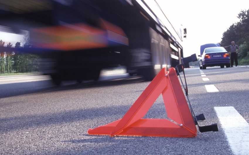Hacıqabulda yol qəzası oldu - 3 nəfər xəsarət aldı 1 image-fe2ce737-92b5-3ae6-8ac4-751b0d0d5e3c_850