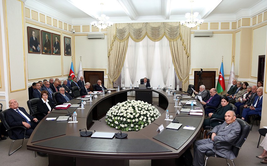 “Heydər Əliyev Ensiklopediyası”nın sözlüyü təsdiqlənib 1 image-foto67