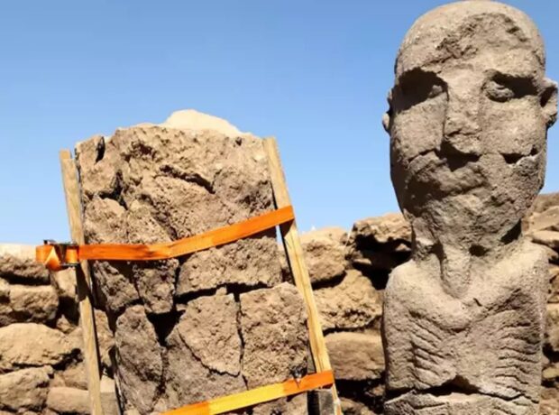 Karahantepe və Göbeklitepedə möhtəşəm kəşflər: Ən böyük insan heykəli və ilk rənglənmiş heyvan heykəli 1 image-yenigundem_c8d1270f1b68c164a44f42d9e637c916_m2fx1n7zv6kyljs04ach-620x460