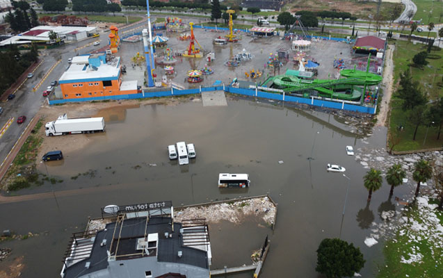 Antalya su altında qaldı - ÖLƏN VAR+VİDEO 4 image-aa-33693006