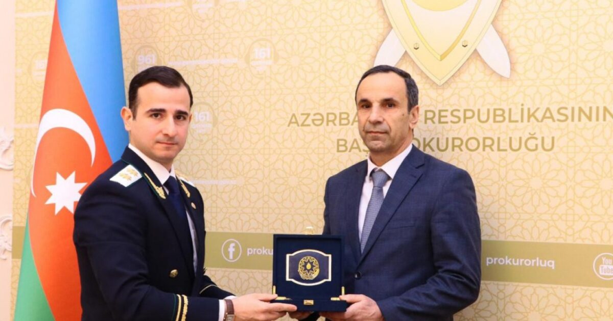 Veteran prokuror təqaüdə göndərildi 1 image-1709550919-65e5acd62fa2165e5acd62fa22170955080665e5acd62fa1f65e5acd62fa20