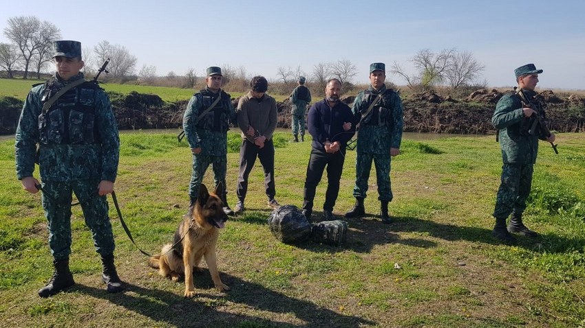 Dövlət sərhədini pozmağa cəhd edən şəxslər ƏLƏ KEÇDİ - FOTO 1 image-1711874969_c676c231_9d16_3c84_ab55_2b2e738d4c46_850_1711879107-full