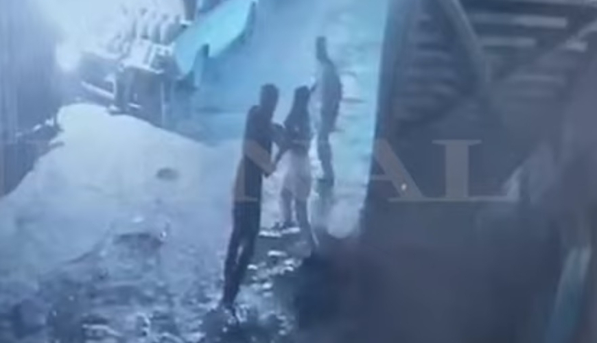 Qadına kömək etmək istəyən qazi vəhşicəsinə öldürüldü - TƏFƏRRÜAT - VİDEO 1 image-9e5e01595cfe7405ad03559fc0fa13b2