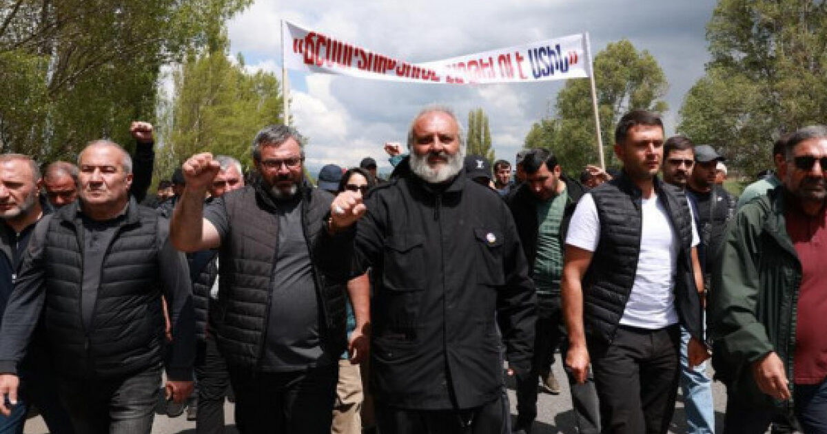 Milli Təhlükəsizlik Xidməti "Vətən uğrunda Tavuş" hərəkatının tərəfdarlarına xəbərdarlıq edib 1 image-663c7192e5b8f663c7192e5b901715237266663c7192e5b8d663c7192e5b8e