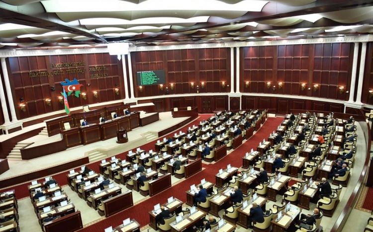 Milli Məclis Prezident və xanımını təbrik etdi 1 image-meclis