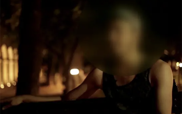 Qadın geyimində yolda qışqıran kişi HƏBS EDİLDİ 1 image-qadin