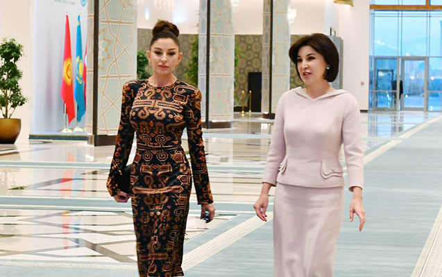 Mehriban Əliyeva və Ziroatxon Mirziyoyeva məktəblə tanış oldular 1 image-mehriban
