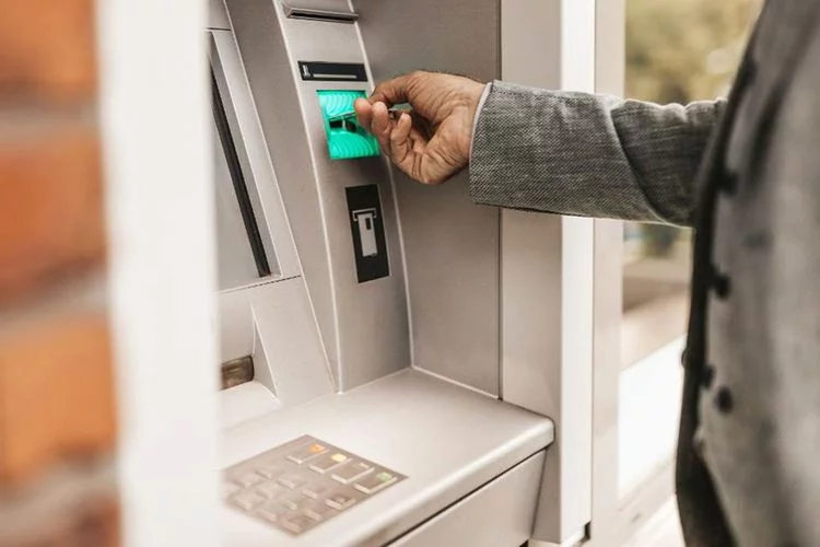 Azərbaycanda əməkhaqqı sistemi köklü dəyişir - Yeni qayda belə hesablanacaq - MƏBLƏĞ 1 image-pensiya_banco_az_atm_9jpg-1724752236