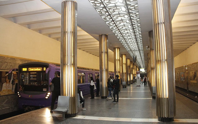 Bakı metrosunda xanım mayora xəsarət yetirildi - “Məni işarə edərək nəsə deyirdi” 1 image-metro-7-jpg-1728376057