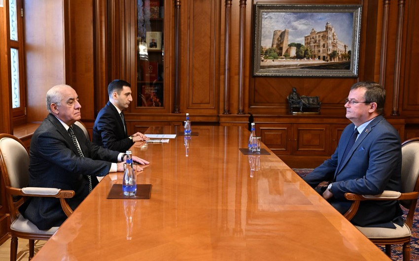 Əli Əsədov Belarusun Azərbaycandakı səfiri ilə görüşüb 1 image-3