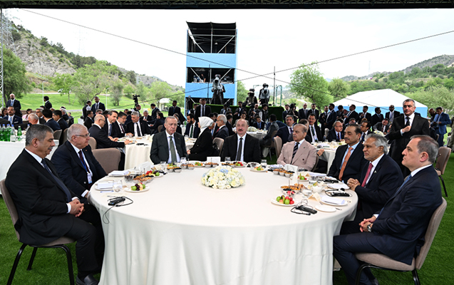 Dünənki konsertdə Məhəbbət Kazımov da yad olundu - VİDEO 1 image-ilham-11-jpg-1748498890