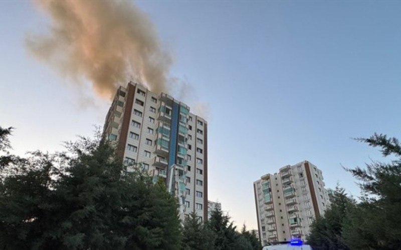 Diyarbakırda yaşayış binasında dəhşətli yanğın: 3 ölü 1 image-084f8223-8dd8-4574-bb55-aff1c64d6d14jpeg-1749147468