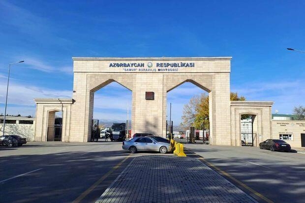 Azərbaycan İranda qalan xarici vətəndaşların təxliyyəsinə dəstək verir 1 image-5