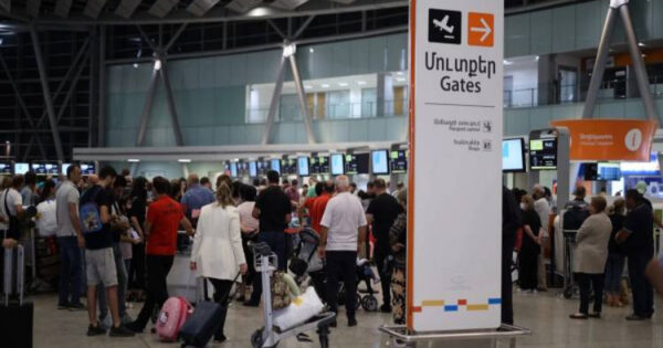 “Hraparak”: Qarabağı könüllü tərk etmiş ermənilər Ukraynada döyüşmək üçün Rusiyaya gedir 39 image-68ba9757e137368ba9757e1374175705890368ba9757e137168ba9757e1372