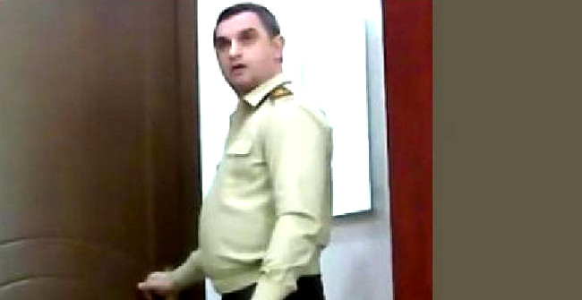 İntim videolarla məşhurlaşan polkovnik azadlığa çıxdı