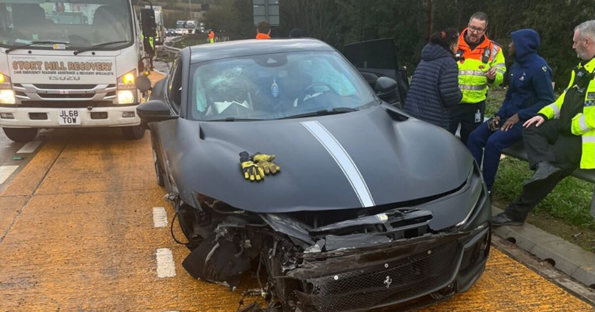 “Tottenhem”in futbolçuları “Ferrari” ilə qəzaya düşdü – Fotolar 3 image-futbol