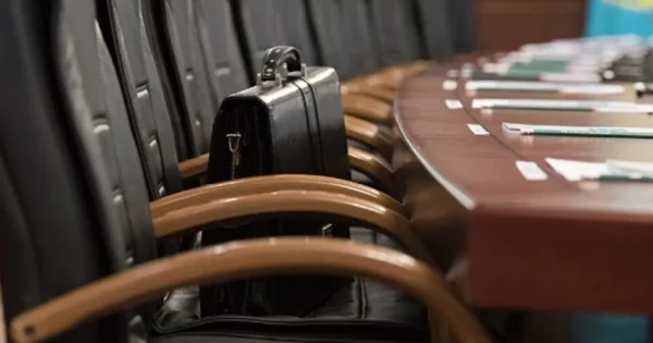 Azərbaycanda bu idarələr ləğv olunur 16 image-vezife-960x640