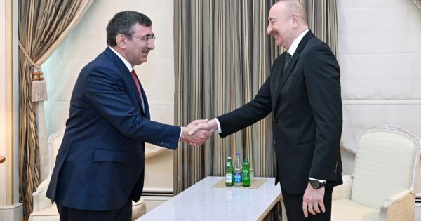 Prezident Cevdet Yılmazı qəbul etdi - Fotolar 4 image-cevdet-1