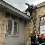 Bakıda yaşayış binasında yanğın: 2 nəfər tüstüdən zəhərləndi
